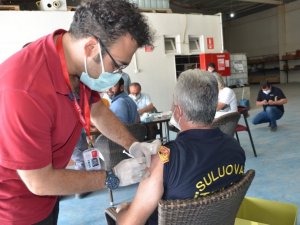 Suluova Belediyesi personeli korona virüs aşısı oldu