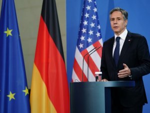 Merkel: “Libya halkının geleceği hakkında karar vermeli”