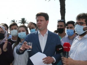 AK Gençler’den Başkan Soyer’e ’bir bardak su’ tepkisi