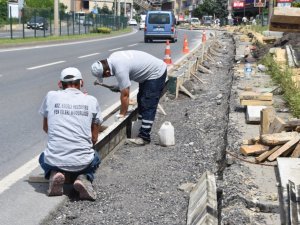 Enerji hatları çalışmalarında bozulan yollar onarılıyor