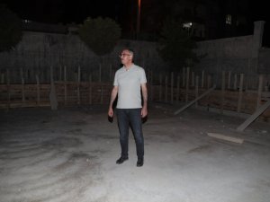 Kuş, yapımı devam eden kapalı semt pazarını gece inceledi