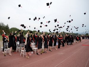 Sağlık ordusu yeni mezunlarla güçleniyor