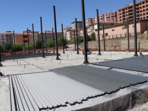 Siirt’te üç ayrı noktada semt pazarları yapım çalışmaları devam ediyor