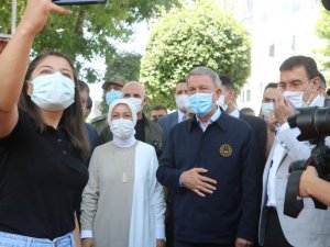 Milli Savunma Bakanı Akar’a Malatya’da sevgi seli