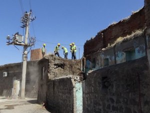 Sur’da 44 metruk yapı yıkılıp, yerine park yapılacak