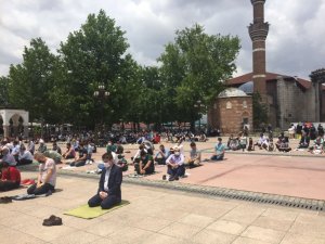 YKS’ye girecekler cami ve türbelerde yoğunluk oluşturdu