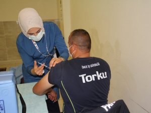 Başkan Konuk: “İş yerinde aşı uygulaması çalışanlara ve işletmelere zaman kazandırdı”