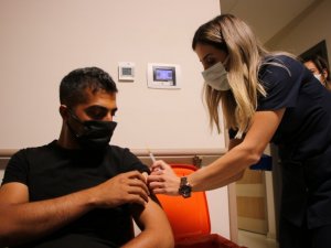 Bakan Koca paylaşmıştı, fedakar hemşire, idari iznini yarıda kesip göreve koşmuş