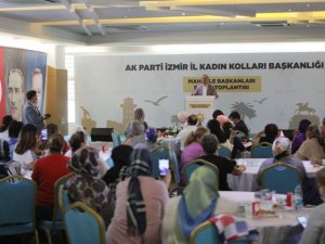 AK Kadın İzmir’den Mahalle Başkanları Bölge Toplantısı