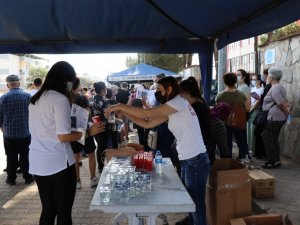 Başkan Özcan YKS’de öğrencilerin yanında