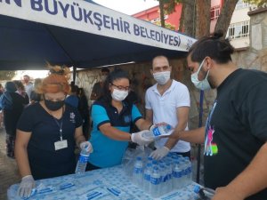 Büyükşehir Belediyesi YKS sınavına giren öğrencilerin yanında