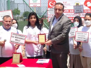 Bursa’da kadınlar madde bağımlılığına dikkat çekmek için sahaya çıktı