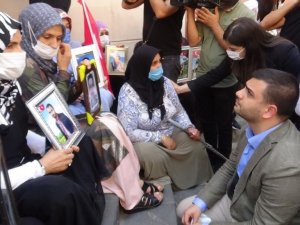 AK Parti Gençlik Kolları Genel Başkanı İnan’dan evlat nöbeti tutan ailelere ziyaret