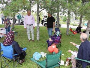Başkan Kavuş Meram Millet Bahçesi’nde piknikçilerle buluştu