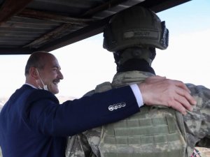 Bakan Soylu askerlerle bir araya geldi