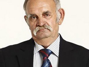 Ünlü tiyatro sanatçısı Ali Demirel, tedavi gördüğü hastanede vefat etti