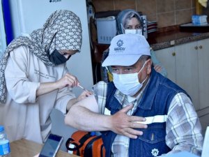 Karatay Belediyesi personeli Covid-19 aşısı oluyor