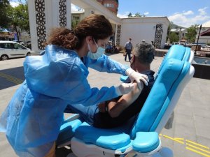 Tunceli’de meydanda mobil aşı hizmeti