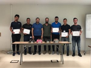 Ambulans personeli zorlu parkurları tamamlayıp sertifikalarını aldı