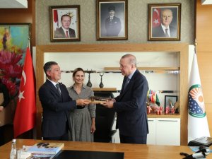 Cumhurbaşkanı Erdoğan Gölbaşı Belediye başkanı Şimşek’i ziyaret etti