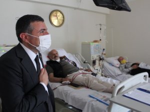 Vali Atay’dan diyaliz hastalarına moral ziyareti