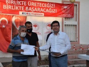 Çamovalı hayvan yetiştiricileri sertifikalarını aldı