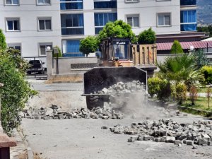 Söke Belediyesi’nin yol yenileme çalışmaları hız kesmiyor