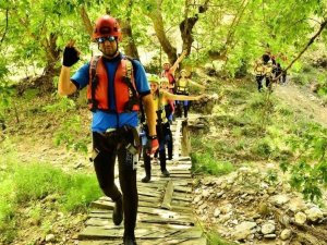 Sıcaktan bunalan buraya akın ediyor