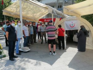 Burhaniye’de sağlıkçılara siyasetçi desteği