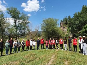 Hisarcık Kızılay gönüllüleri doğa yürüyüşünde