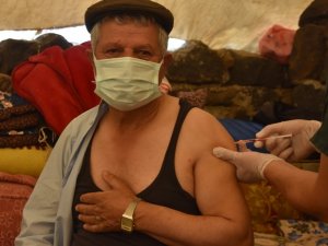 Bitlis’te 150 yaylacı çadırlarında aşı oldu