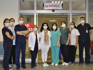 Virüsten korumak için her biri binlerce doz aşı yaptı