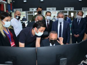 Ardahan 112 Acil Çağrı Merkezinde ilk çağrıyı vali cevapladı