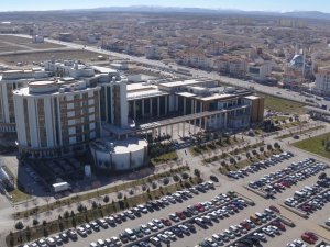 Karaman Eğitim ve Araştırma Hastanesi’nde ilk açık kalp ameliyatı yapıldı