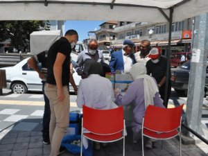 Atatürk Meydanı’nda randevusuz aşı uygulaması