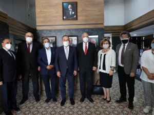 Çavuşoğlu, KKTC’de YÖDAK’ı ziyaret etti