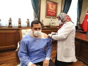Vali Masatlı 3. doz hatırlatma aşısını yaptırdı