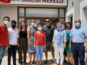 Beyazıt Öztürk’ten Çeşme’de sağlık çalışanlarına moral ziyareti