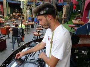 Barlar Sokağı 22 ay sonra eski günlerine dönüyor