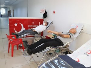 Siirt valiliği personelinden kan bağışı kampanyasına destek