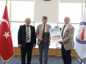 Hacı Bektaşi Veli Kültür Derneği’nden Rektör Uysal’a ziyaret