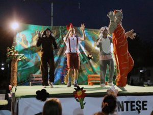 Menteşe Belediye Tiyatrosu perdelerini açtı