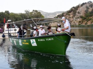 “Kanal Temiz” teknesi Dalyan’da temizliğe başladı