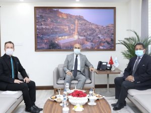 Hindistan Ankara Büyükelçisi Sanjay Panda Vali Demirtaş’ı ziyaret etti