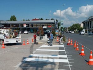 Düzce’de yol çizgileri yenileniyor