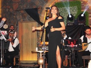 Ebru Yaşar’ın katılımıyla Diyarbakır’da eğlence mekanı açıldı