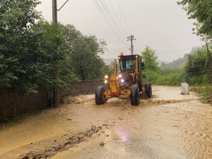 Düzce Valisi Atay: "Riskli evlerde kimse kalmasın"