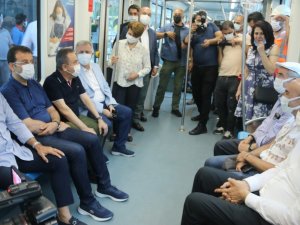Antalya’da 3. Etap Raylı Sitemin test sürüşü CHP’li 10 büyükşehir belediye başkanının katılımıyla başladı