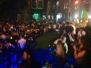 Ünlü şarkıcı Irmak Arıcı, Marmaris konserine çıkmadı, hayranları isyan etti