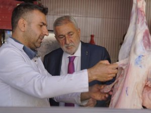 TESK Başkanı Palandöken: “Kör veya kalitesiz bıçağın hem hayvana eziyet hem de cebimize israf olduğu unutulmamalı”